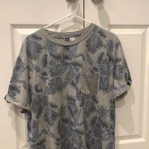 Size XL gray shirt with blue designs